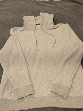 Travis Mathew Light Gray Hoodie Sweatshirt